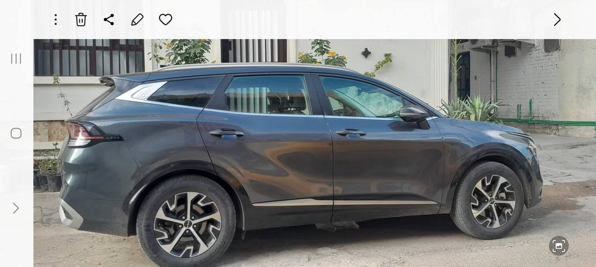 سلام عليكم سيارة نوع اسبورتج موديل ٢٠٢٣ابسمي فول المواصفات بيها اربع قطع صبغ بسيط بدون ايبارك نوع امريكي للبيع او امراوس لاندكروز او تاهو مصبوغ حسب القناعة العنوان بغداد الكرخ الاتصال *********** او واتساب نفس الرقم
