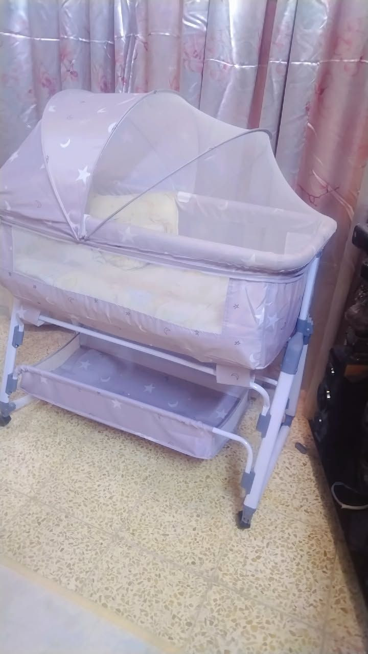 بيع مستعجل سرير طفل مستعمل شي قليل 
سعر 65 وبي مجال اتصال على الرقم  ***********
