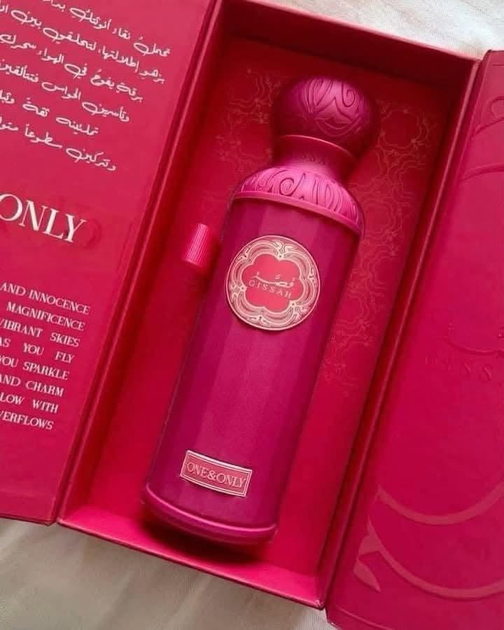 🌸"عطر قصة الوردي الاصلي 🇰🇼💯"
ONE&ONLY مناسب لكلا الجنسين بس اشوي مائلة للأنثوي بزيادة 🫶 

مو عطر وبس... هوا حالة، إحساس وهمسة دافئة تنكتب بريحة ورد ناعم وسحر فانيلا يدوخ من تفتحين العلبة، ينفتح وياها عالم ثاني... عالم كلشي بيه وردي ناعم، أنثوي، ويفوح بالرقي.

🌸أول رشة؟ تجيج ريحة الورد الوردي الطري، مثل لمسة حنية على الخاطر... بعدها، يدخل قلب العطر بلمسة ياسمين ناعمة وفانيلا دافئة تحسسج بيها حضن مو ريحة ويثبت العطر على بشرتج بنفحات مسك أبيض وعنبر ناعم یخلیج تبقين متعطرة ساعات وساعات، وكل من يمر من يمج يسأل: شنو هالعطر ؟

🌸"عطر قصة الوردي الاصلي 💯" مو مجرد اسم... هي قصة تحجي بكل رشة عنج عن جمالچ، عن رهفتج، وعن هدوء عطرج اللي يترك أثر بكل مكان تروحين اله.

⭕إذا تحبين العطور الوردية الناعمة اللي تنكال عنها "فخامة برقة". فهذا العطر إلج وبس. دلعي نفسج، وخلي قصتج تبدأ بـ عطر "قصة الوردي الاصلي 💯"... وصدكيني، ما راح تنتهي.
#الاصلي المنشأ في الكويت 🇰🇼💯
🚘يوجد خدمة توصيل لجميع محافظات العراق


**إذا كنت صاحب هذا الإعلان وتريد حذفه لأي سبب، رجاءا أرسل رسالة إلى الدعم الفني**