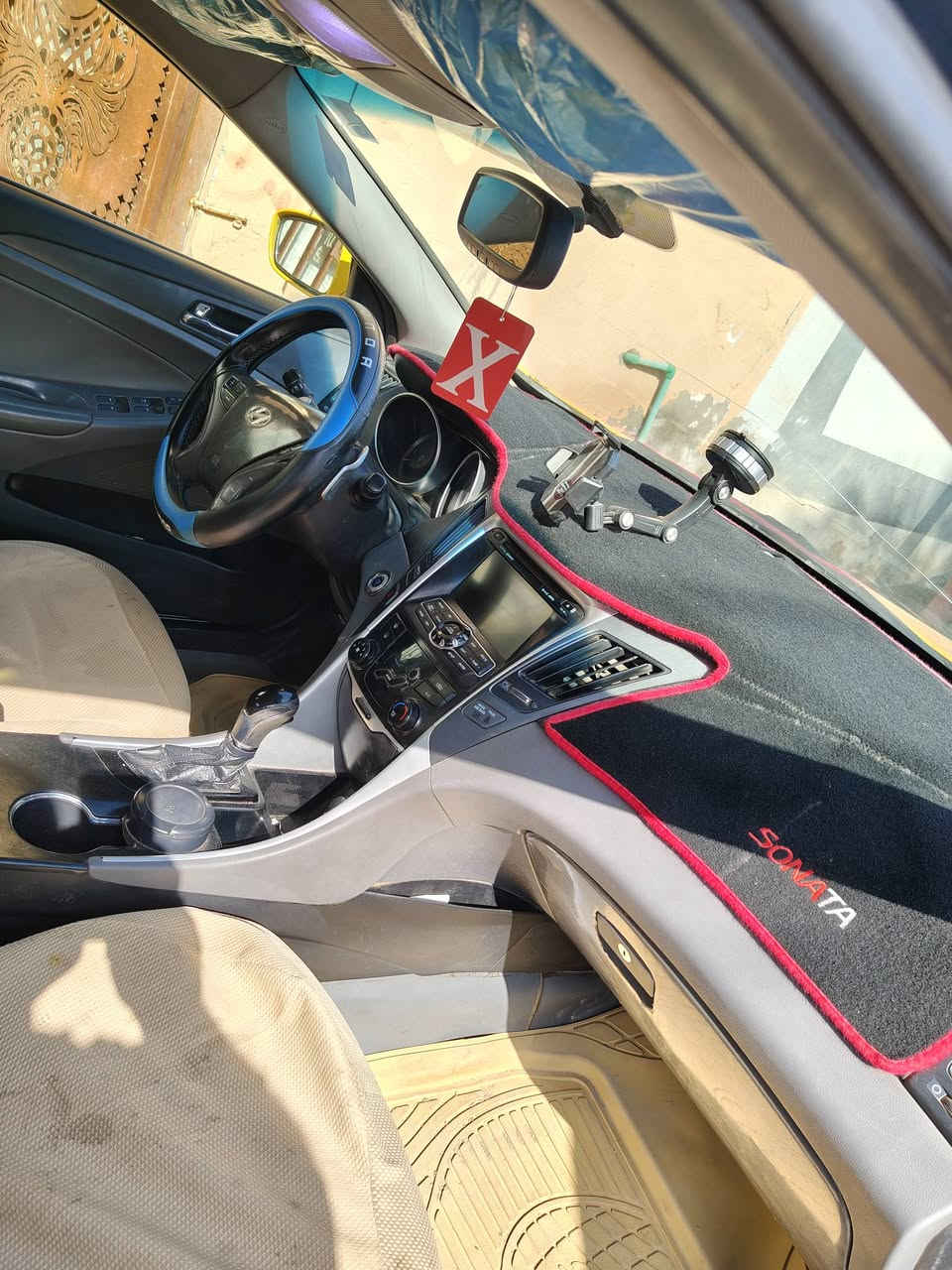 سيارة سوناتا 11 امريكي حادثها قبغ جنطه فقط سيارة جاهزة للاخير فول الفول بصمه شاشة ابلاديه كبيره سستم صوت خرافي مكاني ديوانيه ورقمي ***********
