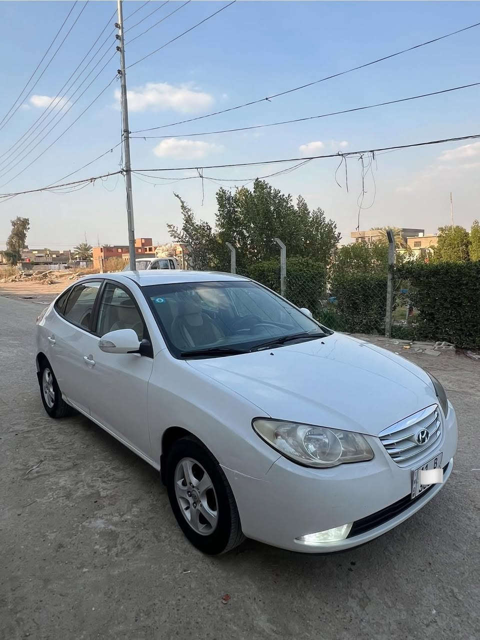 السلام عليكم 
الانترا 2010 خليجي 
رقم بغداد الجديد 
محرك 1600 دكشن عالي 
بيه ربع جاملغ الامامي صبغ ولباقي مكفول 
سيارا خير من الله ومال بيت 
السعر 110 وبيه مجال 
الاستفسار (***********)
