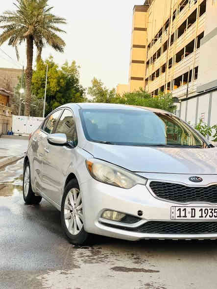 السلام عليكم 🫡 
فورتي موديل 14
حادث امريكة فقط دعاميه بدون ايرباك
هنا بالعراق صبغ 3قطع ونص وبنيد مبدل والأصلي موجود 
مواصفات 
محرك 2000دوش 
ماشيه 135ميل
تحكمات ستيرن 
شاشه تاب
تخم تاير جديد 
باتري جديد 
السياره جديده معنى 
للاتصال ***********
اخوان السعر 97 وبيه مجال جدا بسيط  العنوان الامين الثانيه 
السياره بسمي
