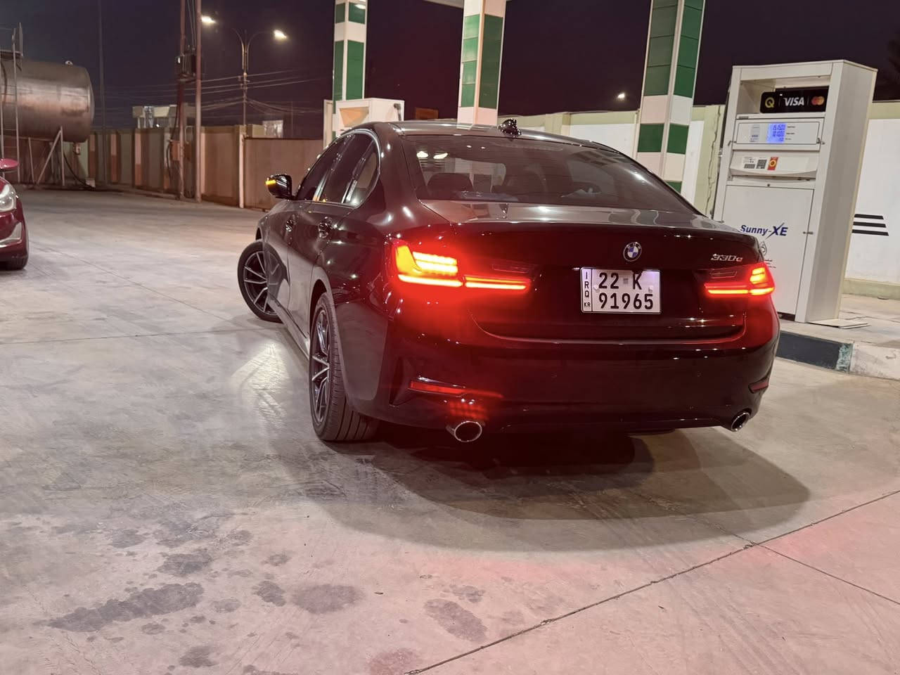 السلام عليكم ورحمة الله
للبيع BMW 330e هايبرد بلجن موديل 2022
النوع: BMW 330e (Plug-in Hybrid)
الموديل: 2022
اللون: أسود
هايبرد بلجن (تشحن كهرباء + بنزين)
 
الملاحظات:
مغلفة ببي اف 
الممشى 90 الف كيلو 
بيها تعديل بارد خفيف ببداية البونيد (غطاء المحرك)
تبديل قطع بلادية باب السائق والجاملغ الامامي 
تعديل بالهلال الخلفي فقط من الاسفل
تبديل القطة الداخلية لباب السائق
الإيربك بيها فقط بردة 

السيارة بشكل عام نظيفة ومحركها ممتاز وهايبرد اقتصادي جداً بالبنزين.
السعر: (245)
الموقع: (العلم )
للتواصل: (***********)
