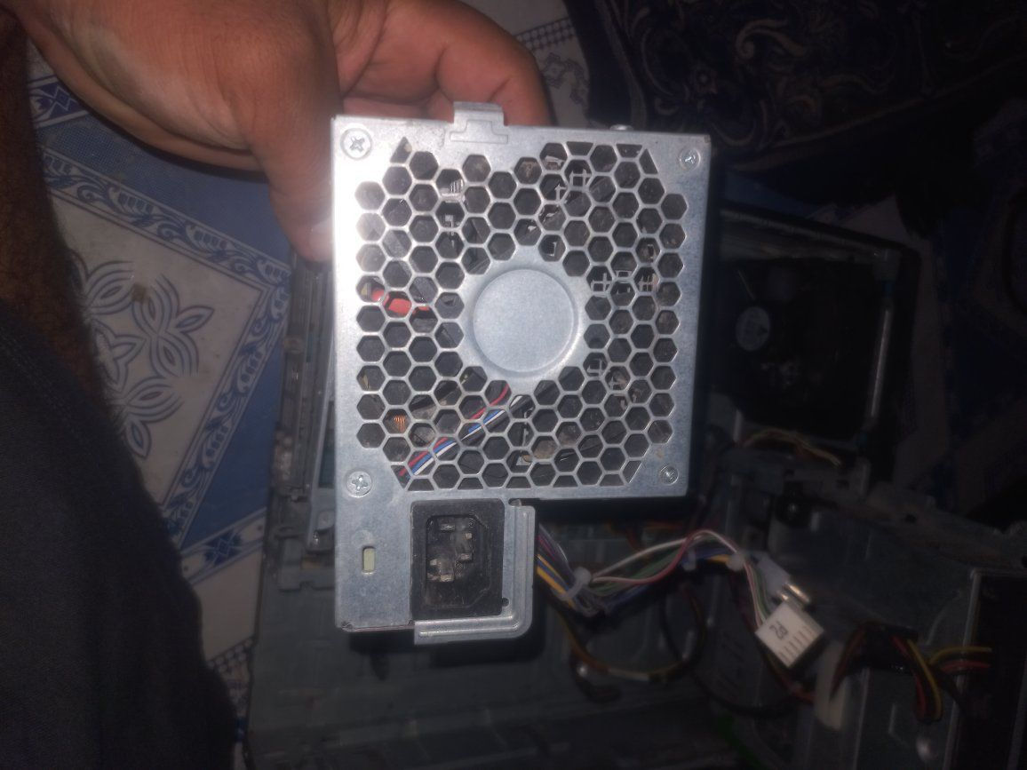 للبيع 40 نهايتهن
وتوصيل اكو
بيهن ضمان
حاسبه شغاله عوزه فقط معالج
جيل ثاني سستتم
هارد ٥٠٠
رام ٤
كارت انتل كيكا


**إذا كنت صاحب هذا الإعلان وتريد حذفه لأي سبب، رجاءا أرسل رسالة إلى الدعم الفني**