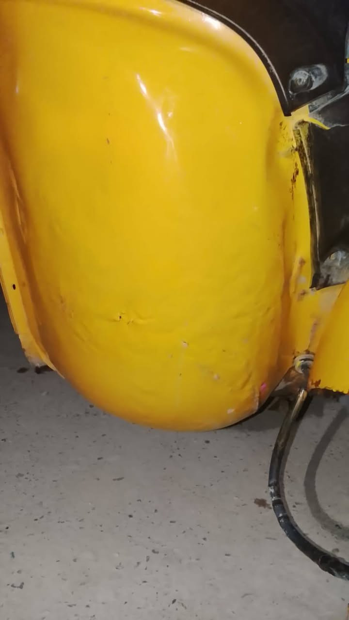 سلام عليكم هاي تكتك للبيع بيها ضربه بس لغد موديل ١٦شهر٤ كسرها حلو أمانه بدي ٢٠ مكانه ٢٠ إستوني جفتت المكينه وتجفيت مال شركه يرادلها بس كابريتر وقمجي كلج سعر ٣وبيها مجال قليل حك جيه مكاني بغداد المدينه الصدر رقم أي استفسار***********
