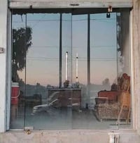 جمخانة عدد ٢ وحدة بيها مدخل قياسها (العرض  ٢.٤٢م)(الارتفاع ٢.٥م)  والأ...