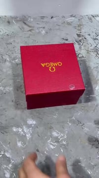 ساعة • توصيل DHL • مقفلة