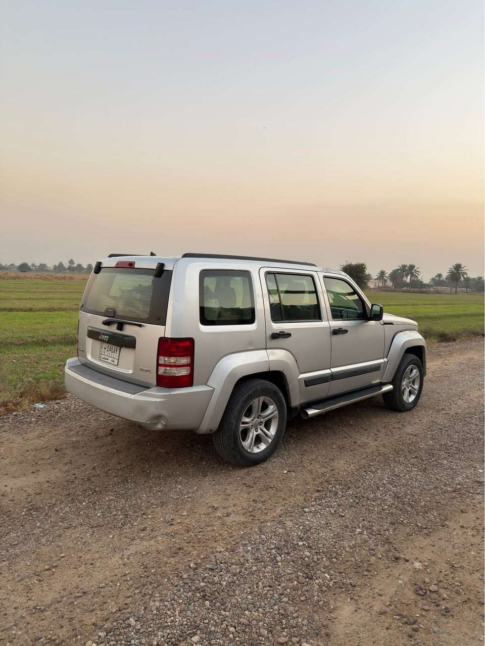 لبرتي 2008 بدون حادث بدون صبغ بيها ملاحظات بسيطه وبالعراق واكعه عليها قمريه وصاير تصليح بالقماره فقط مكينه كير تبريد مكفول
فيول بم جديد
صدر جديد
تخم تاير جديد
فور ويل 
كهربائيات كلها شغاله 
يرادلها ترتيبات بسيطه تكعيد دعاميه واشاره 
سنويه بسمي السعر 85  وبيها مجال
*********** بغداد, العراق
