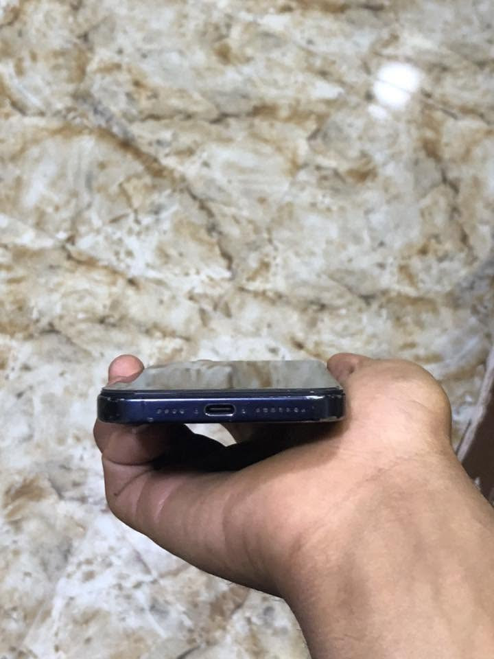 اسلام عليكم اقره التفصيل اول
ايفون 15برو ماكس 
بطاريه 82
فيس ايدي شغال
ذكرتو 256
نموذج M
فقط شاشه مبدل 
اصلي 3خيرات
جهاز كله شغال
جهاز ‏نظافة 87تقريبن 
سعرو 630بيه مجال قليل


**إذا كنت صاحب هذا الإعلان وتريد حذفه لأي سبب، رجاءا أرسل رسالة إلى الدعم الفني**