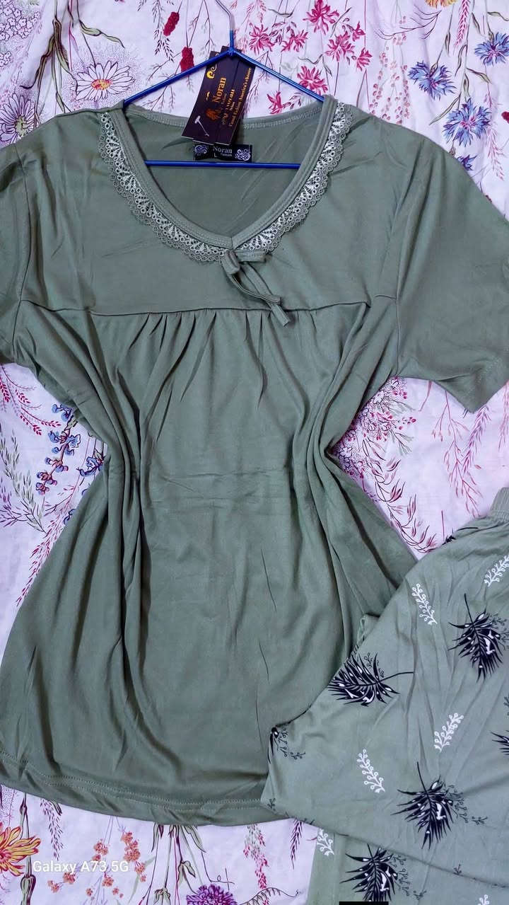 عرض خاص قطعتين ب 12 فقط توصيل 3  يلبس من 60 ل 80


**إذا كنت صاحب هذا الإعلان وتريد حذفه لأي سبب، رجاءا أرسل رسالة إلى الدعم الفني**