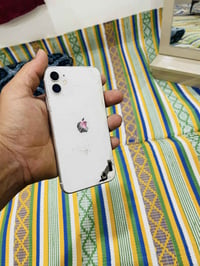 ايفون 11 • ١٢٨ • بطاريه ١٠٠