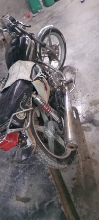 دراجه ROBARللبيع السعر 200وبيها مجال إتصال 07768706631