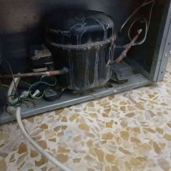 السلام عليكم عندي هاي الثلاجه للبيع السعر ١٢٥ وبيها مجال الاتصال،***********
