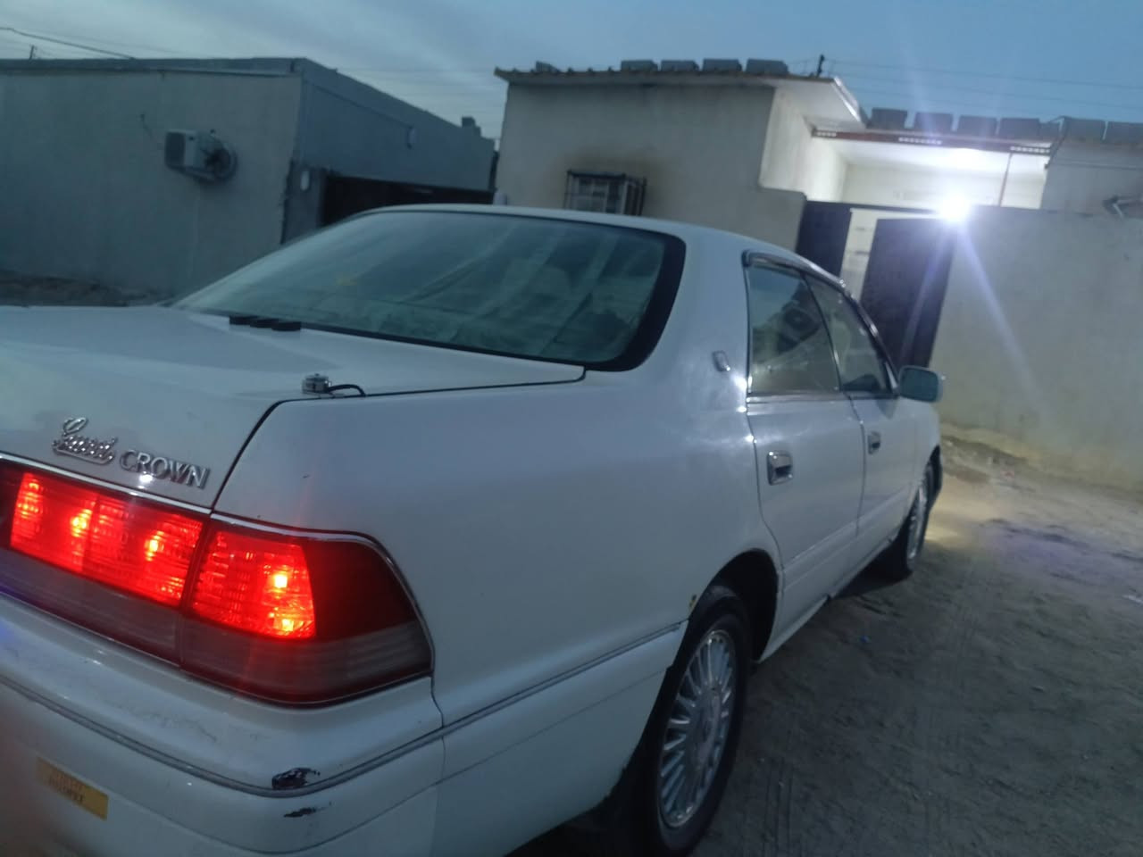 سلام عليكم سيارة للبيع راس الثور مكينه وكير3000 جديد تبريد جديد الرقم  استفسار /***********/السعر 90$  وبيه مجال
