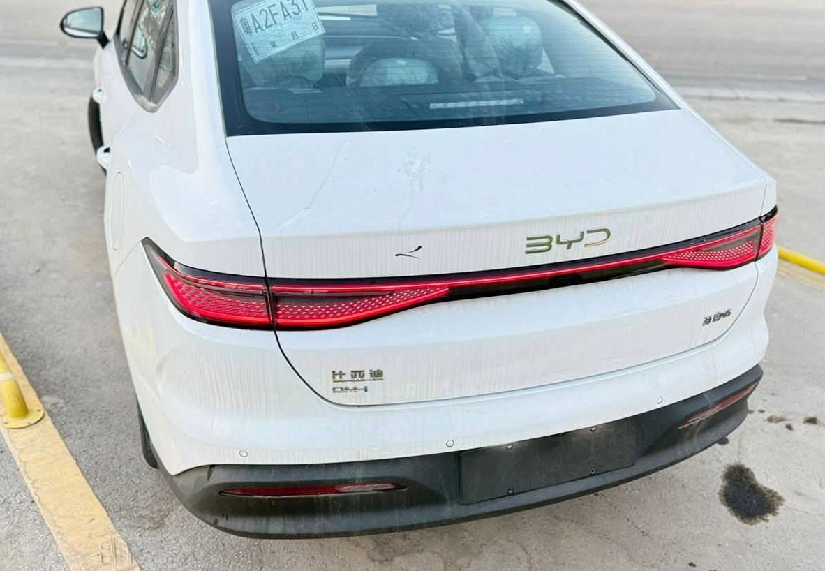 🚗🔥 BYD SEAL 5
تصميم  أنيق… تكنولوجيا حديثة… واستلام

• موديل 2025 

🔋 المحرك والتقنيات

 • محرك 1500cc اقتصادي (Hybrid + Electric + Petrol)

 • تبريد أمامي وخلفي قطعتين

 • كير ماوس+  تمشيك 2100 كم🔥

 • بصمة + كارت دخول ذكي

 • شاشة وسطية

 • كامرة خلفية

 • حساس خلفي 

💡 الإضاءة والتصميم

 • لايت زنون

 • بك لايت LED

 • ويل لون اسود مات 

 • داخل جلد لون أبيض

 • تحكم مقود جانبين

تجربة قيادة مختلفة وتفاصيل تليق باللي يدور على شكل + أداء + تقنية.

📍 العنوان: بغداد – الحبيبية ساحه واهران – الشارع الرئيسي/معرض الكريم 

📞 أرقام المبيعات:

***********/ مؤمل 

#الكريم_للسيارات #BYD #BYDSEAL #BYDSeal2025
