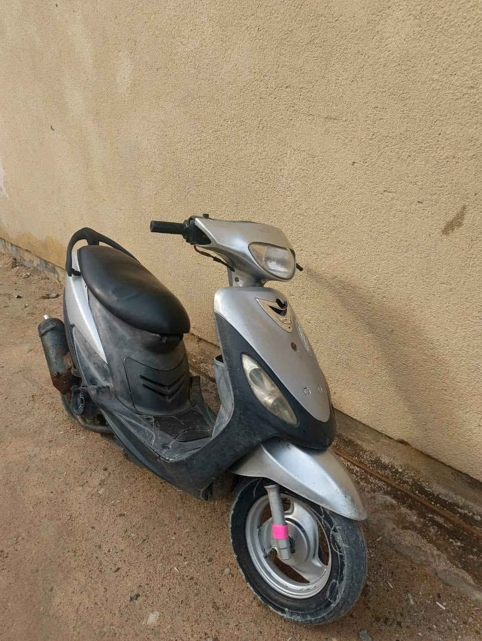السلام عليكم ماكس قجمه للبيع مكلف بلنشر دراجه بوشه49مفتوحه يرادلهه ترتيب السعر 450وبيهه مجال للشراي مكاني البصره الجزيره ***********
