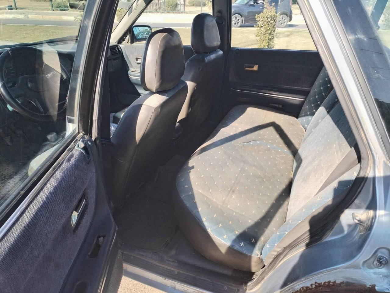 السلام عليكم عيوني مازده موديل 92 حجمها 626 ستيشن رقمها بغداد جديد رقمها مميز  سياره فول عده كير عادي سياره جاهزه من كلشي تبريد شغال مابيها اي نقص جاهزه مجهزة تخم تاير جديد دوشمه جديده  رايدها ٣٧ ورقه مكاني في بغداد البياع حي الاعلام اتصال على رقم *********** سياره كلش حلو ومرتبه ترايك من البصره الي زاخو
