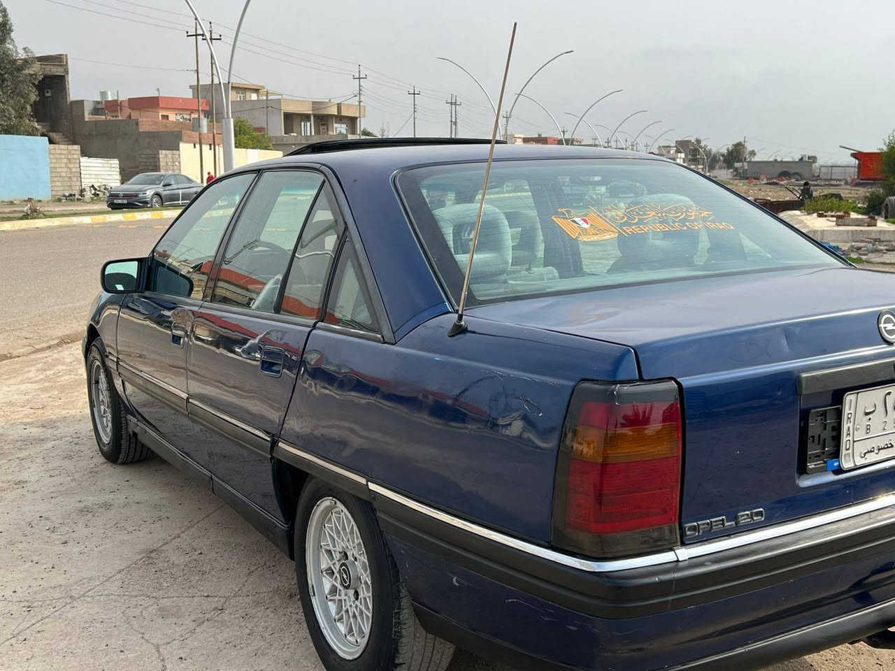 اوبل اوميكا 1993 فول فول حتى كشن هيتر
رقم كركوك مشروع وطني ل 2029
دفتر بانزين بيه 
محرك 20 كير اوتماتيك
تبريد بلادي بس ما يشتغل 
بدون صبغ ما عدا بونيد وصندوق بس رش وباقي بدون قطره صبغ  بدون خياس بدون ضربه  حتى هلالات بلاد كل جسمه عل بلاد  قاعده دبلات بلاد بدون فطر ولا خياس 
اربع جوم كهرباء 
سلايت كهرباء 
سعر 45 $
اي استفسار خابر 
***********
