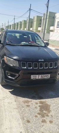 سائق مع سيارة • جاهز للعمل • مجمع الغدير السكني