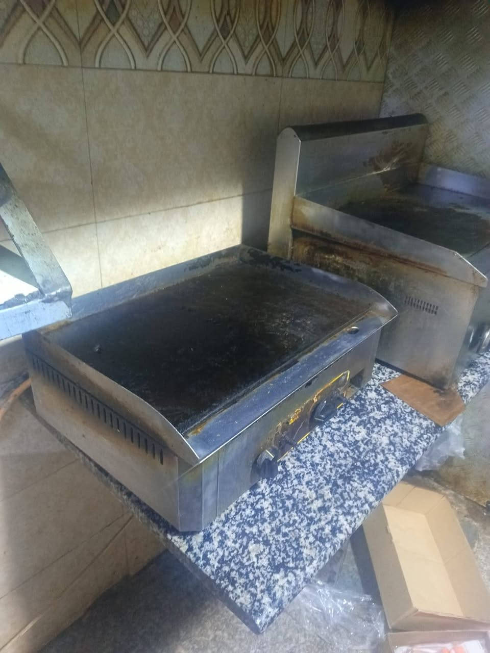 غراض مطعم البيع  واتساب
***********
