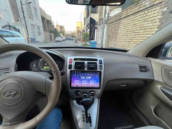 سلام عليكم للبيع سيارة هونداي توكسان موديل 2009 خليجي ابيض  سيارة رقم دولي جديد سنوية جديدة السيارة جاهزة بدون  قطرة صبغ فقط دعامية اماميه وبيها رصعه بالباب اليمنى ماشيه ٢٠٠  الف   اي استفسار اتصل وتدلل سعر السيارة ١٣٥$   ورقة الموقع معارض البياع للاستفسار التصال ***********
