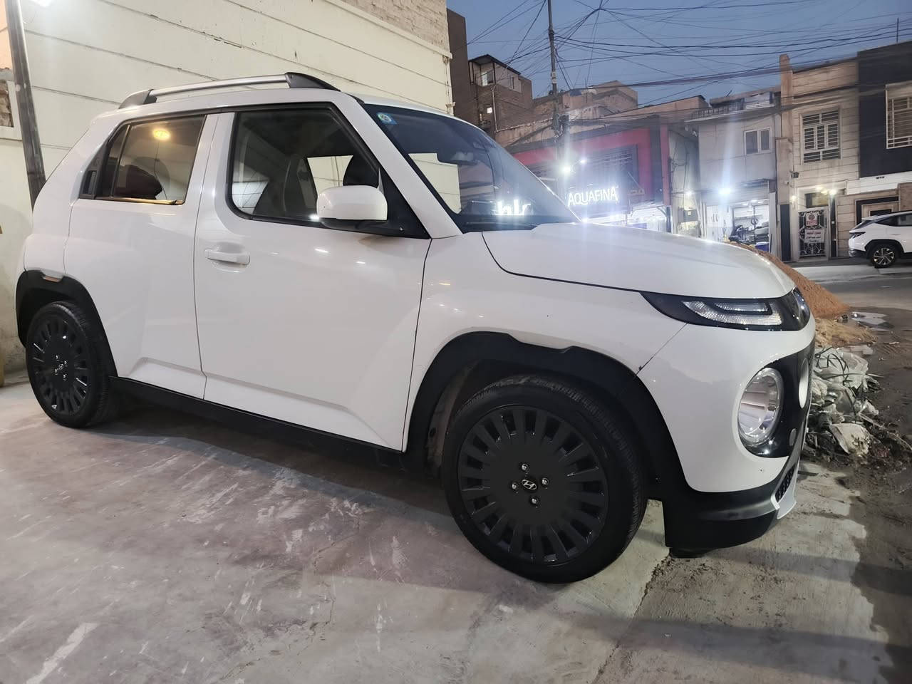 سلام عليكم هونداي كاسبر موديل ٢٤ بصمه لون ابيض رقم بغداد بس جاملغ خلفي بي صبغ سياره فوول عدى الفتحه جلد تدفئة وتبريد كشنات تدفئه استيرن مكان بغداد المنصور 
*********** 
السعر ١٠٥ وتدلل
