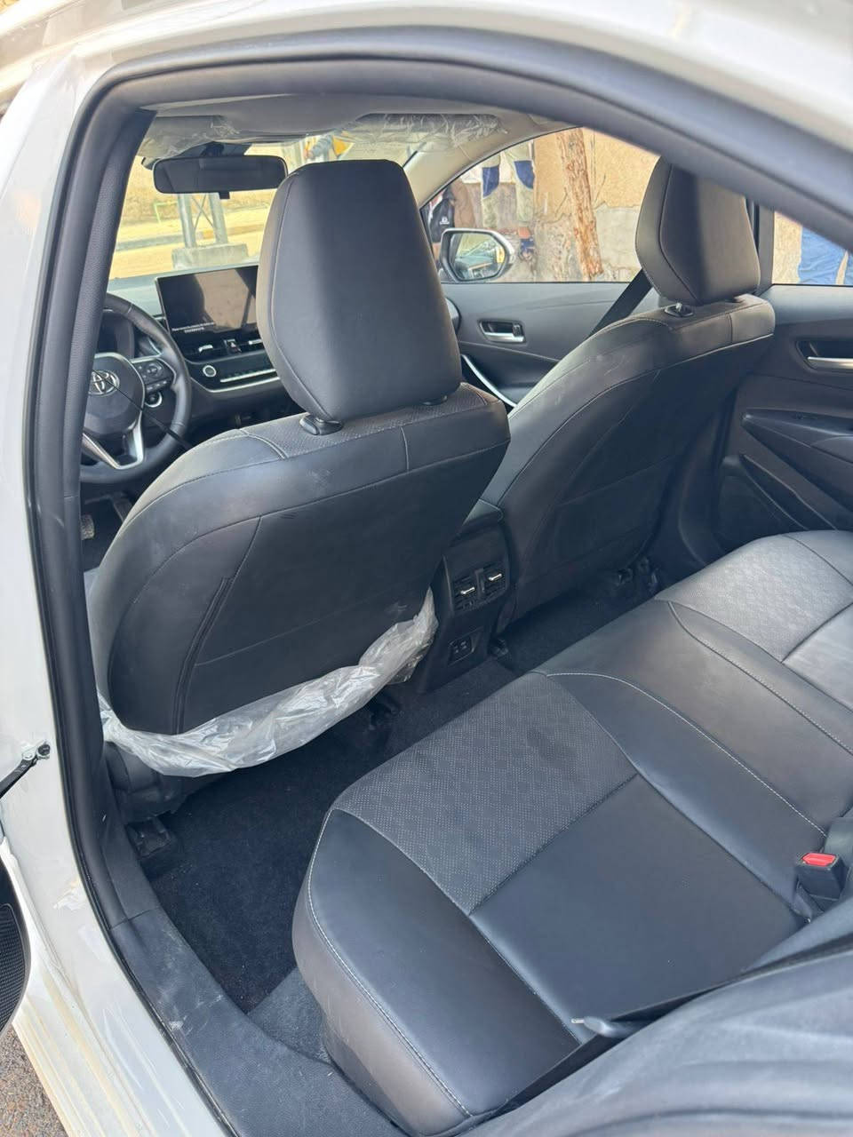 اخوان السلام عليكم مراوس بهايلوكس او شبوط نظيف سياره كورولا 2025 كفاله عامه سياره فولا للاخير شكل الخليجي سياره مكانها بصره سياره باسمنا  .. ***********
