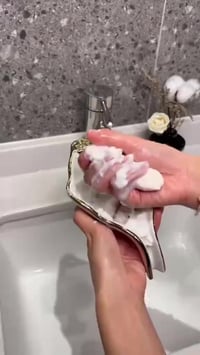 صابون طبيعي   مواد تجميل عامة البيع بالجملة  عروض خاصة الى اصحاب المحل...