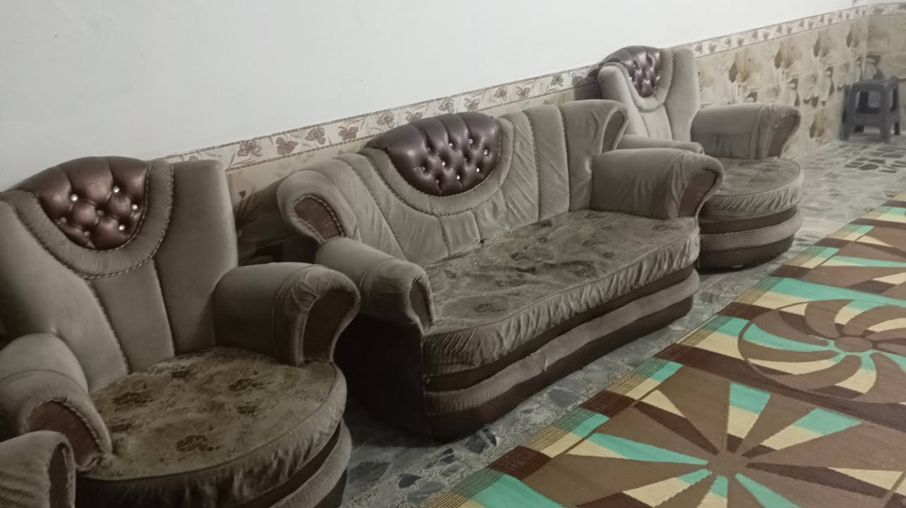 سلام عليكم تغم البيع السعر 75وبي مجال الطيبين التواصل عبر هاذه الرقم ***********
