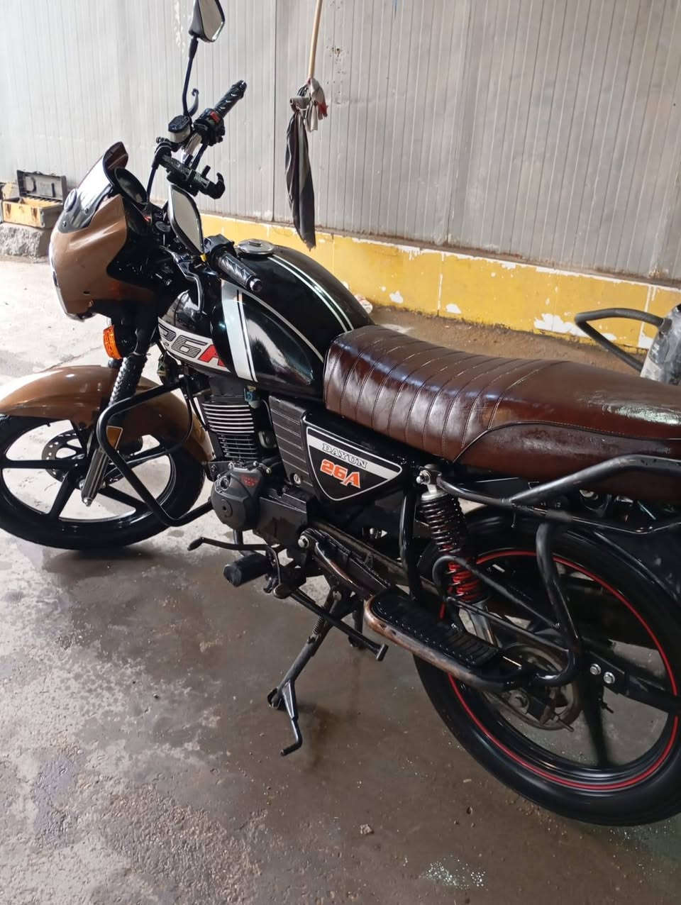 دايون كلاسك موديل 23 للبيع دراجة ومحرك مكفولة رقم انكليزي باسمي تحويل ثاني يوم سنوية لا اتعبك سعر 2500 وبيها مجال بسيط حك جية ***********
