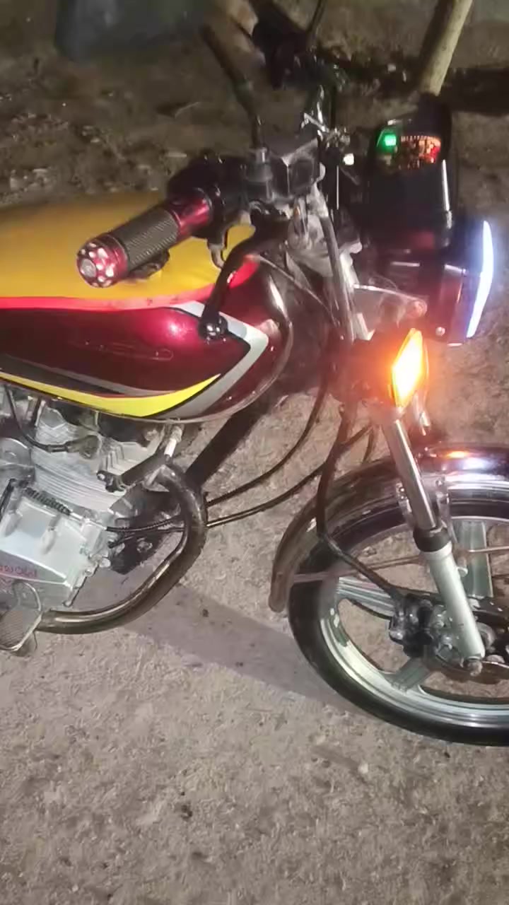 سلام عليكم شباب دراجه البيع سيفان موديل 2019 السعر 450وبيها مجال حك الجيه ***********ما جاوب خاص بس ع رقم
