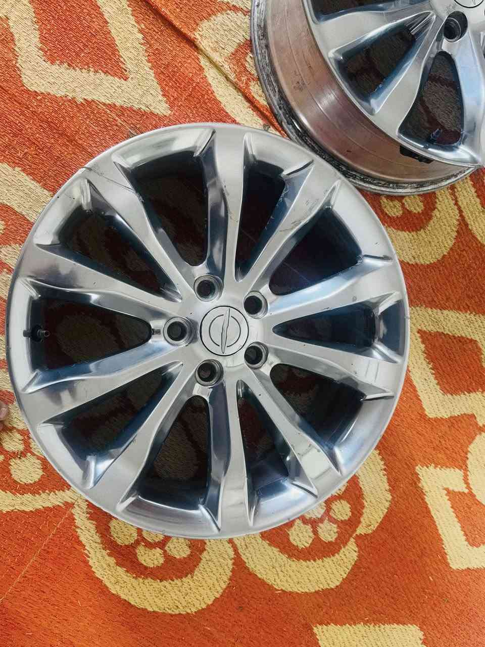 ويل كب اوباما فور ويل حجم 19 اصلي امريكي  اخو الجديد مع الحساسات  مع تايرات نص عمر كوري نكسن   للاستفسار الاتصال على الرقم ***********
