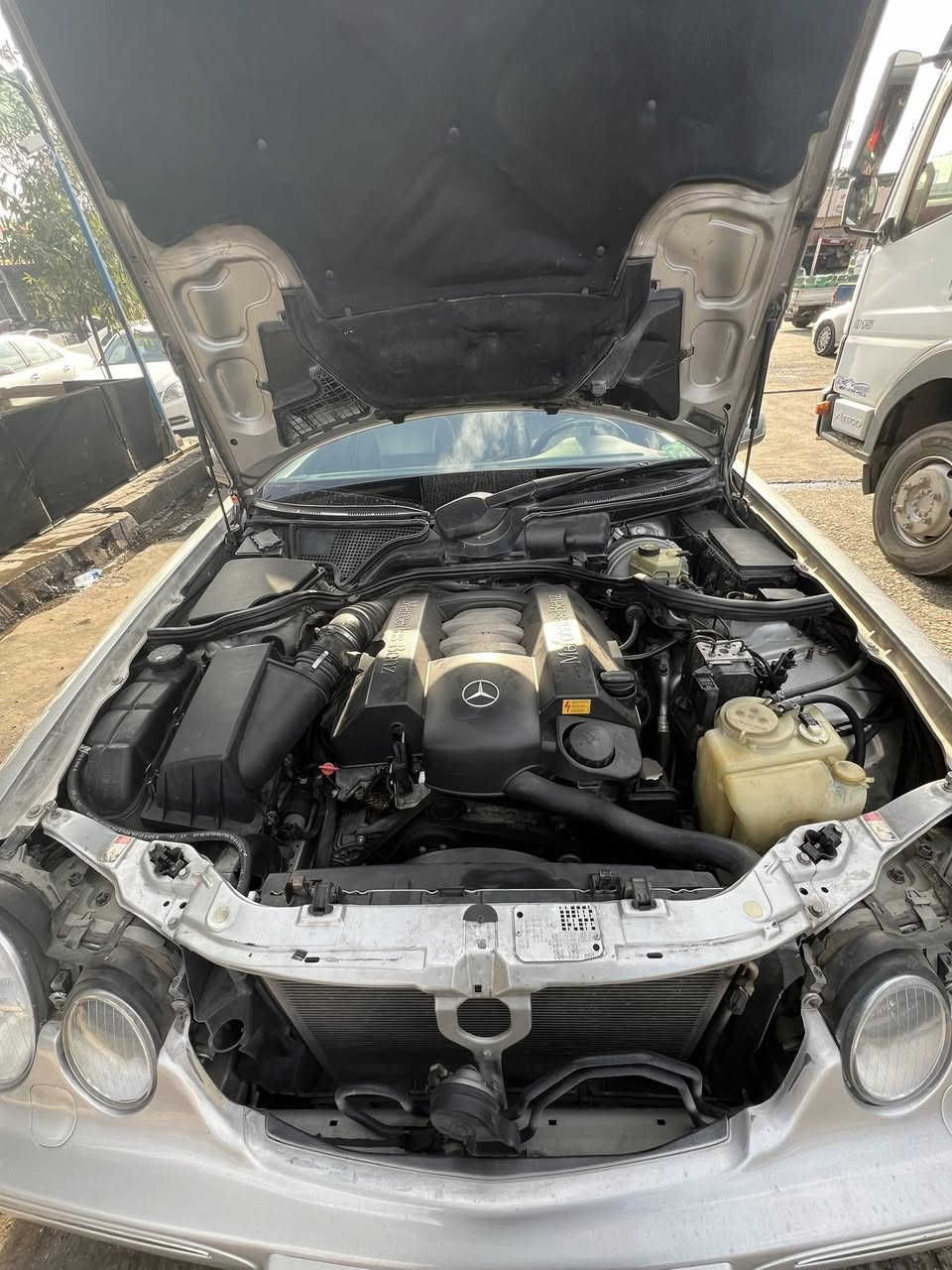 سةلام و عليكم مارسيديس E320 2001 بوياغ عزام بؤجوانى هةموو گيانى بةشةرت  فول مواصفات پةردة حه ساس  ئاوينة شةفت سلايت كوشين جلد   سعرى ١٤٥ مةعامةلةكى كةم لةگةل ريزم***********
