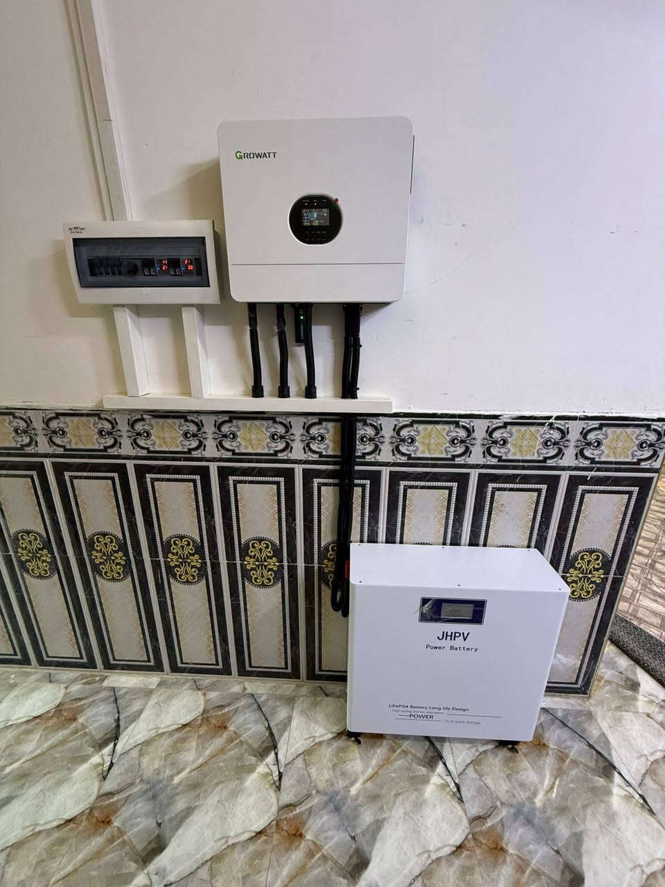 تم على بركة الله تنصيب طاقة شمسية شركة قوة الشمس
الموقع:صلاح الدين الدجيل 
توليد الطاقة:A20نهاري A16ليلي 
نوع البطارية:JHPV
نوع الانفيرتر:GROWATT 
عدد اللواح :10
متوفر نقد واقساط ماستر رافدين 
للاستفسار ***********
