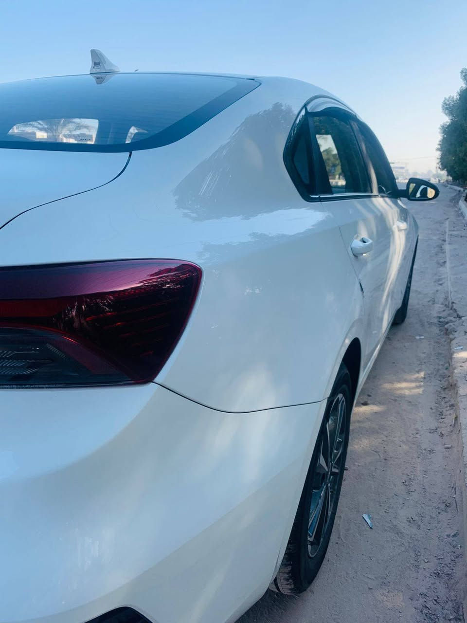 سياره كيه 3 مديل 2024 ماشيه 16الف السعر 140 قفل ول الوكاله على مشتري ولسياره كفاله عامه ***********
