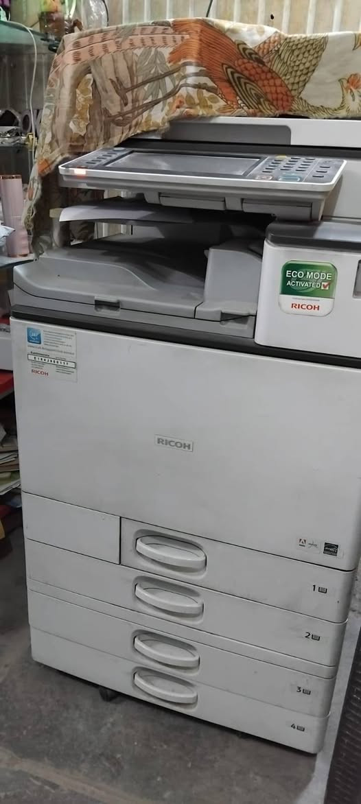 محتويات المكتبه المحل للبيع لعدم التفرغ بغداد الاتصال ***********المحتويات جهاز استنساخ أغراض امزون جديد السعر مليونين وبيها مجال رجاء لحد يكسر بالسعر بغداد الحريه الثانيه فرع دائرة الكهرباء سوك الثانيه
