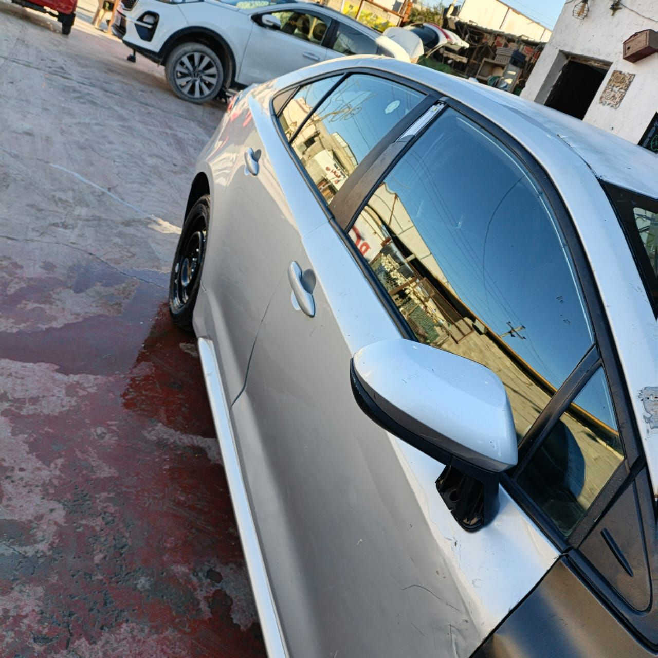 سلام عليكم عندي كورلا بانزين Le موديل 23 عوزهه صبغ كامله شغاله وتمشي ول دعاميه عندي كامله مالتهه شتريت عله هل حطه ابيع عله هل حطه عوزهه صبغ ورقم حره السياره مكاني حي اور عارضه ب  88 ***********
