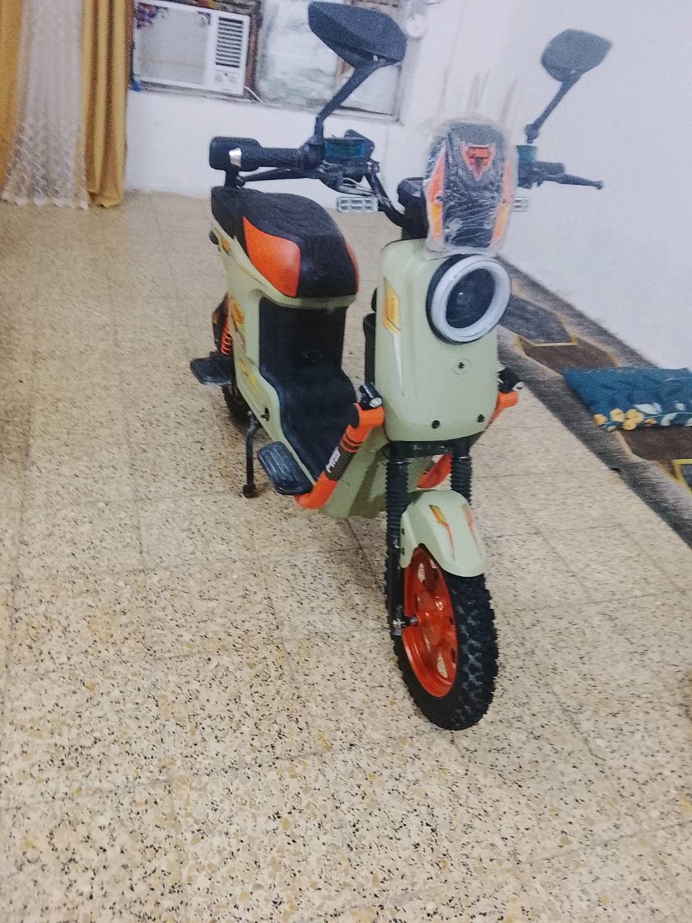 سلام عليكم دراجه شحن للبيع دراجه جديدة كلشي مناقصه خمس بطاريات كامل مكمل كلشي مناقصه السعر 650رقم***********