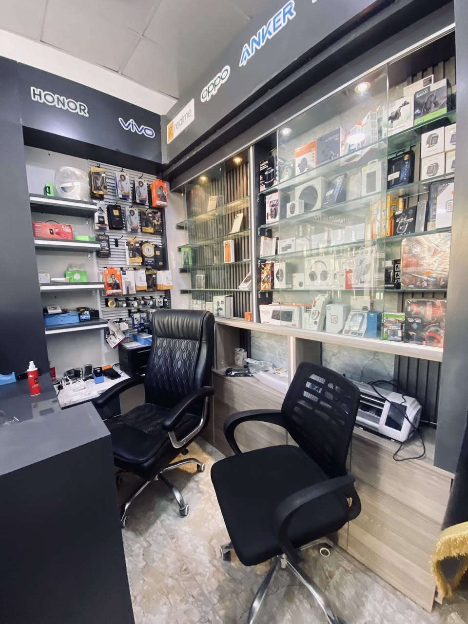 سلام عليكم محل البيع هوه او غراضه  الموقع كوريش حي سلام ***********
