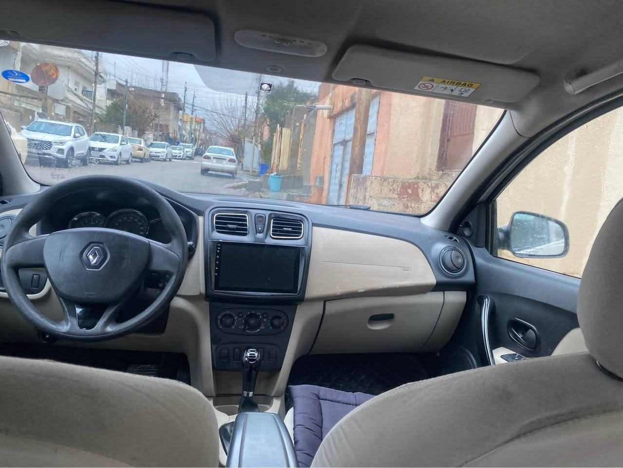 رينؤ سمبول  مو ديل 2017 سه نه وي تا زه يه   ٤رتا يه ي تا زه يه هه مو كياني به شه رت  سؤنه ريم دا نا وه. بي نا وكر تن سعري ٧٣كه لا *********** السليمانية, العراق
