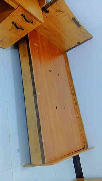 غرفة نوم جربايه نفريين حتى ميز دراسه بيها خشب اصلي صاج ب 550
***********
