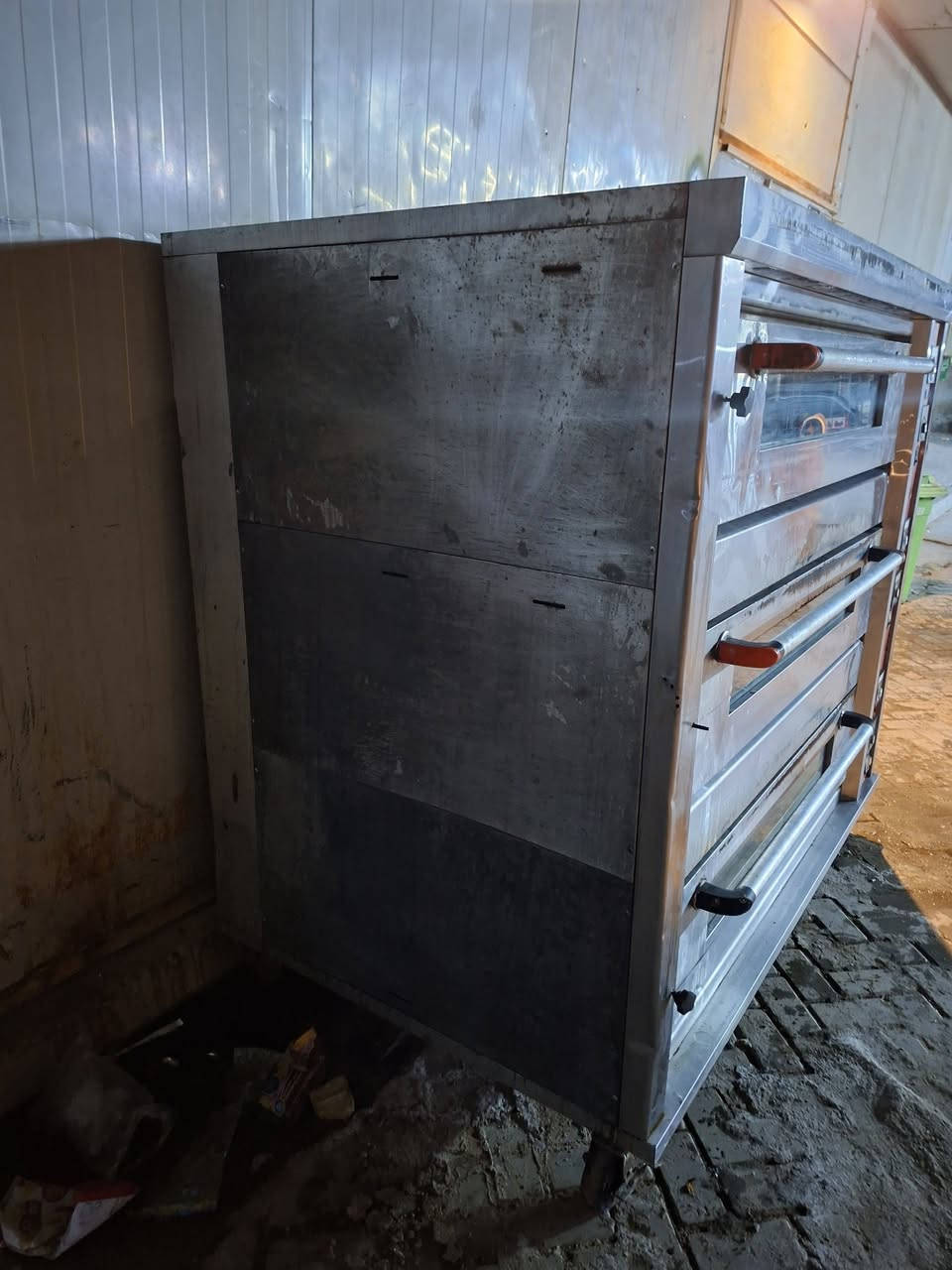 فرن كهربائي للبيع
مشعل فوك 
مشغلين جوه 
العنوان_بغداد 
الرقم :***********
