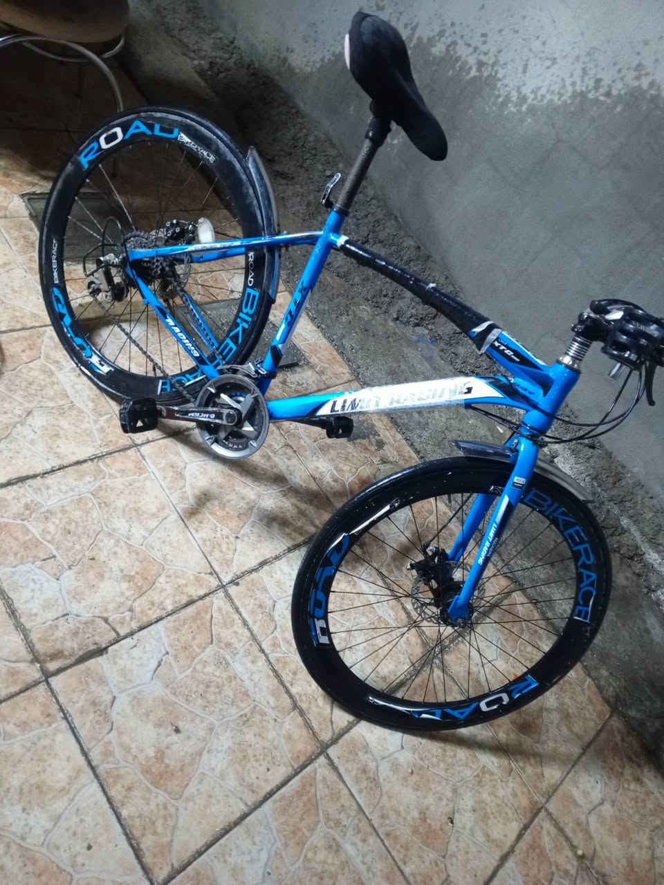 بايسكل للبيع السعر 40,000 عنوان كركوك


**إذا كنت صاحب هذا الإعلان وتريد حذفه لأي سبب، رجاءا أرسل رسالة إلى الدعم الفني**