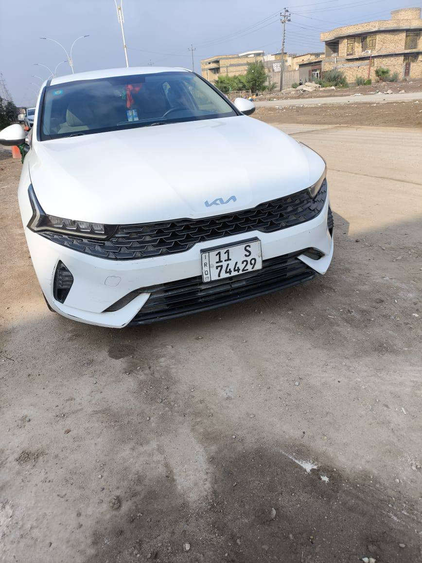 السلام عليكم كي فايف وارد خليجي
 محرك 2000 
ماشية100الف كيلو بيه بارد مقدمة بنيد مقدار شبر سبير مانزل
مديل2022 
فول موصفات كشنات جلد ماعدا فتحه
رقم بغداد مكاني الناصرية 
السعر 205 بيه مجال 
رقم الهاتف ***********5
