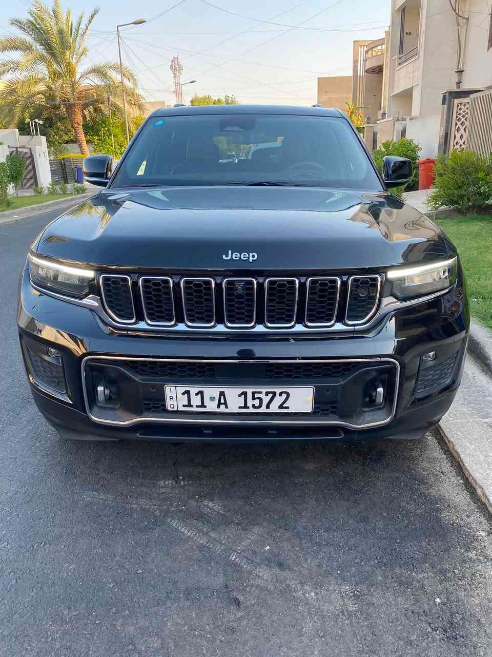 للبيع 2023  jeep grand cherokee overland امريكي(وارد كندي)
رقم بغداد مميز 
ماشيه 41 الف كيلومتر 
5 راكب 
داخل جلد طبيعي اسود
5 شاشات (3 امامي و 2 خلفي)
تدليك و مساج امامي
كشنات تدفئة و تبريد امامي
كشنات خلفي تدفئة
5 كاميرات 
تبريد امامي و خلفي 
اوتوبارك 
خزن ميموري 
روئية ليلة Night vision  
داتا شو
رادار 360
المحرك 3.6L 6V
جكات
و الكثير من المواصفات التي لم يتم ذكرها 
الحادث تبديل جاملغ ايسر و ربع الدعامية اليسرى و تصليح كلش بسيط بالشاصي الامامي على البارد 
ويل قياس 20 انج
السعر 356$ ورقة
للاستفسار: ***********
