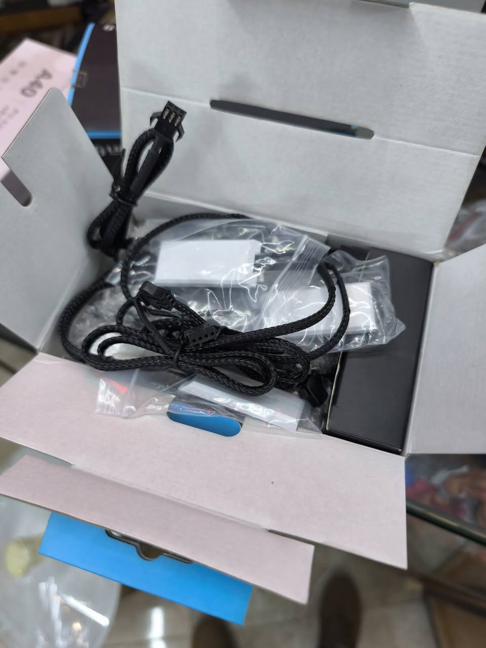 تخمين ليان لي ابيض يوني فان مع هاب مستعمل
قطعة وحدة سودة انفنتي جديدة
125 الف كلهم


**إذا كنت صاحب هذا الإعلان وتريد حذفه لأي سبب، رجاءا أرسل رسالة إلى الدعم الفني**