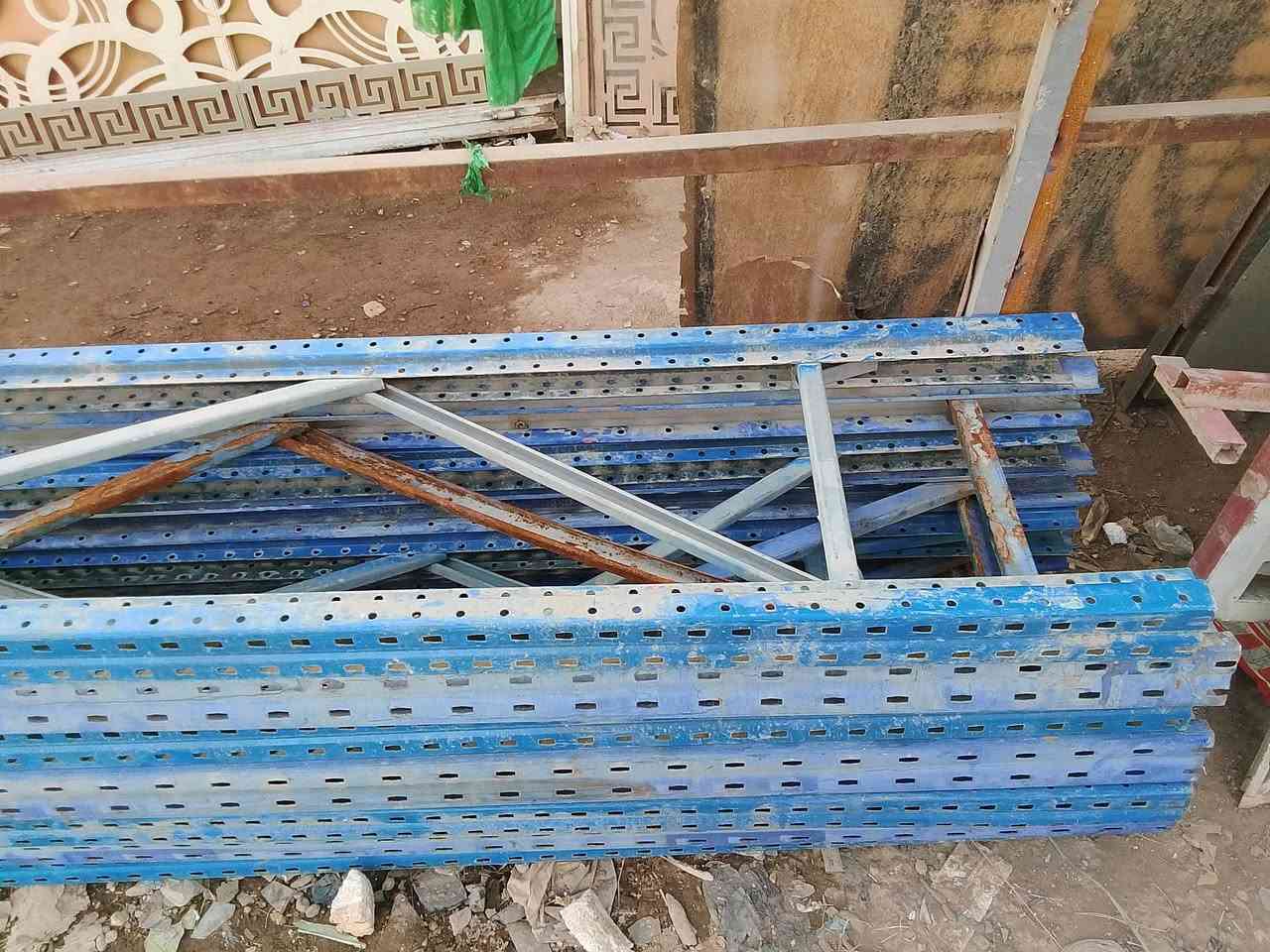السلام عليكم  هاي رفوف عدد 26 سكيبه.طول 3ونص عرض ***********فقط انتصل
