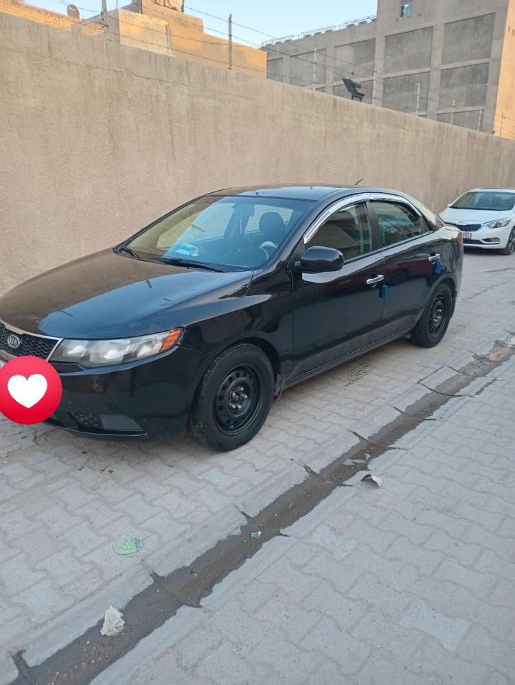 السلام عليكم فورتي للبيع ١٣ وارد امريكي مكينه ٢٠٠٠  رقم ديالى نكليزي   كير مكينه مكفولات تبريد كهربائيات  كلها شغاله بيها منضومه غار  سياره مرتبه وخير من لله حادث بنيد بارد  الباب خلفي عكس السايق وجاملغ بيهن طخه بدون دواخل  وبيها مكاني بغداد


**إذا كنت صاحب هذا الإعلان وتريد حذفه لأي سبب، رجاءا أرسل رسالة إلى الدعم الفني**