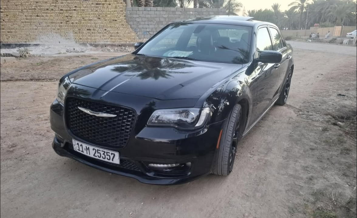 اوباما 2014 اصل  فول مواصفات حادثها سرقة بنيد فقط وبيها نص جاملغ امامي صبغ رقم بغداد الانكليزي بسمي 6 سلندر السيارة جاهزة من كل شي فول مواصفات كير طياره بانوراما طكتين شاشة كبيره شفتات ستيرن حساس خلفي ويل 20 تبريد قطعتين نضام صوت سماعات كشنات جلد وكهرباء السيارة محدثة 20 بل كامل تحديث اصلي السعر 185 وبيها مجال مكاني بابل ***********
