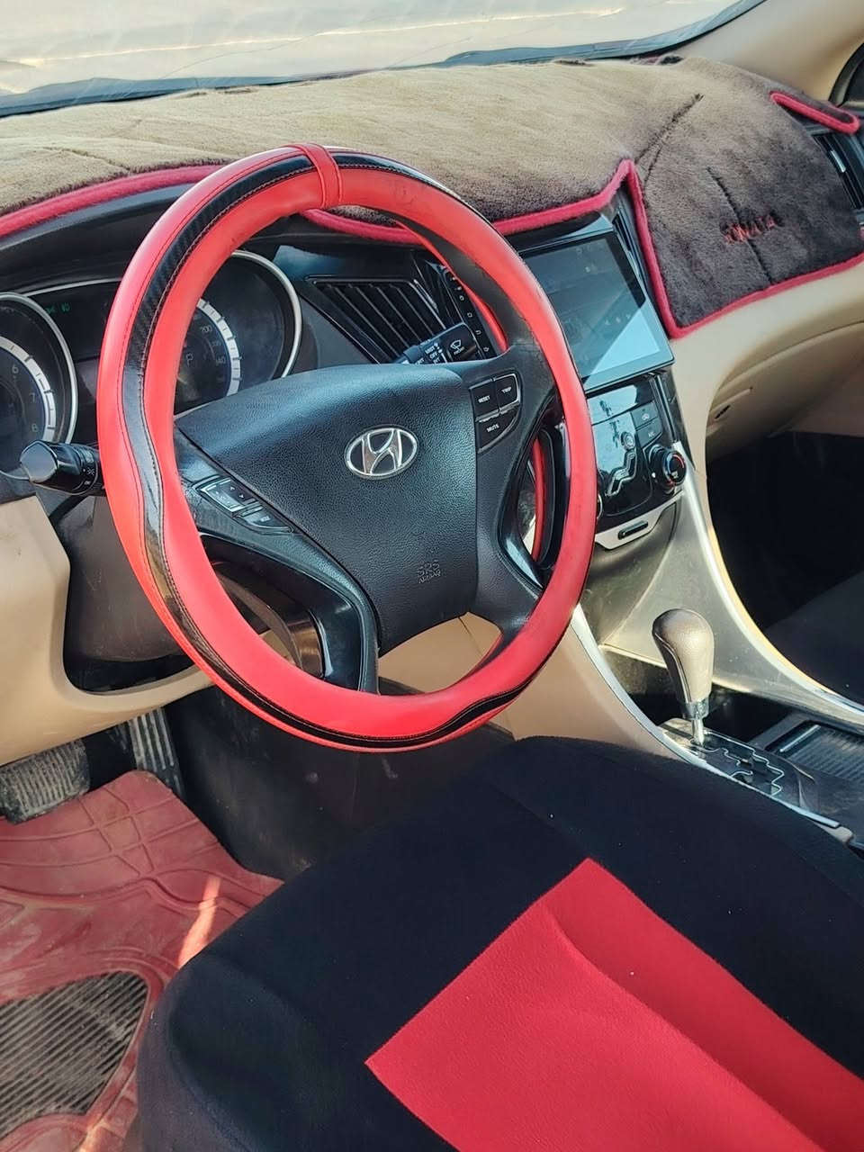 للبيع سوناتا
٢٠١١ خليجي
بيه صبغ باب سايق فقط
باقي سياره كفاله عامه
مواصفات بنوراما اشاير بلمري مري شفط
شاشة وكامرا خلفيه تحكمات ستيرا جهتين
كشن كهرباء
حجم لمحرك ٢٤٠٠ اربعه سلندر
صدر امامي وخلفي جديد
تخم تاير جديد
رقم جديد
معروضه ب 110  بيه مجال
مكان واسط الصويره تفاصيل
***********
